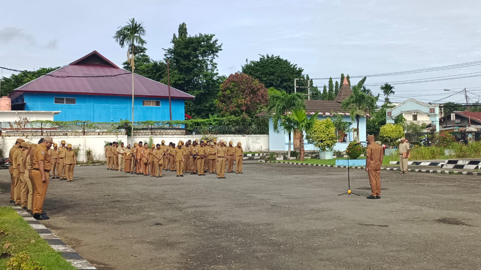 Apel pagi dan penyerahan SK Kenaikan Pangkat di lingkungan Dinas Perhubungan Provinsi Papua